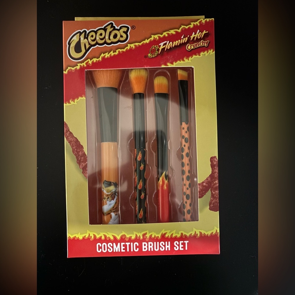 Cheetos Flamin Hot Crunchy Cosmetic‎ Makeup Brush Set 4 Piece